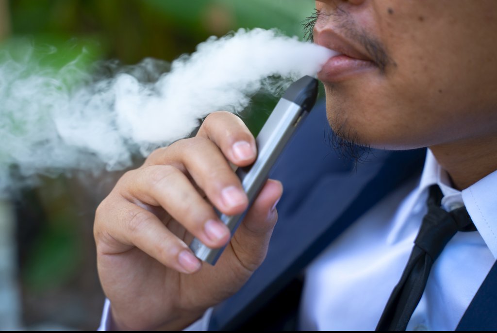 Experts issue urgent warning over 'popcorn lung' as studies show vaping condition cannot be reversed - Article Image 4