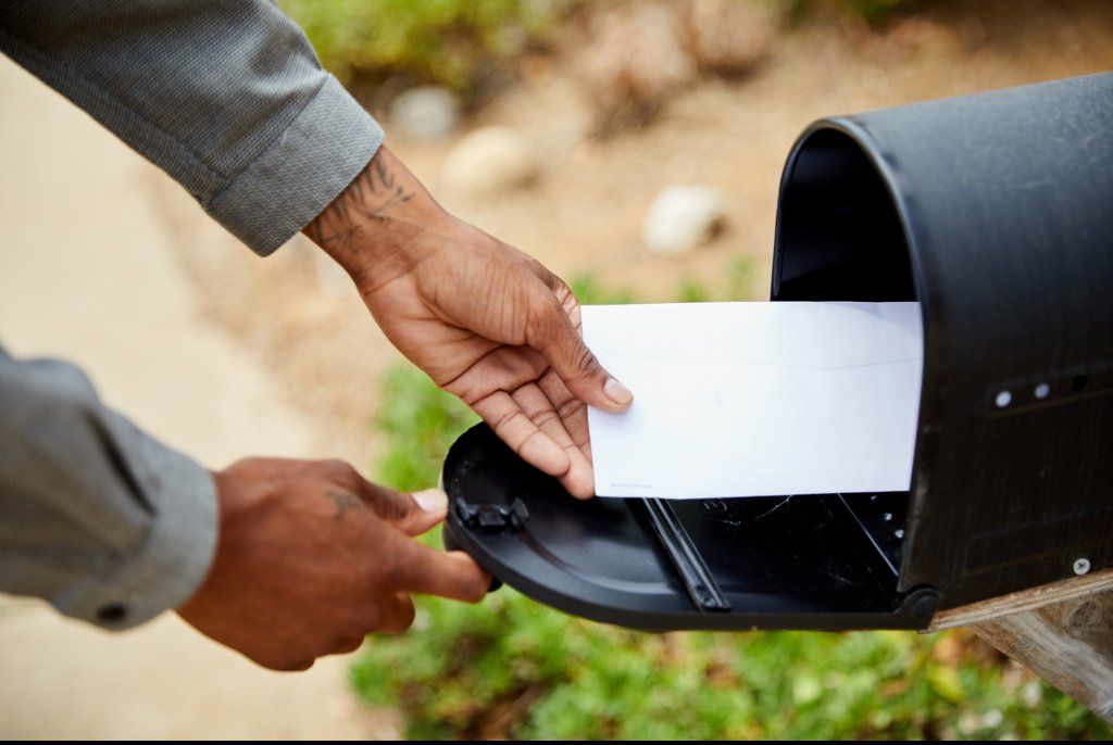 People are warned not to remove dryer sheets that are mysteriously appearing in their mailboxes