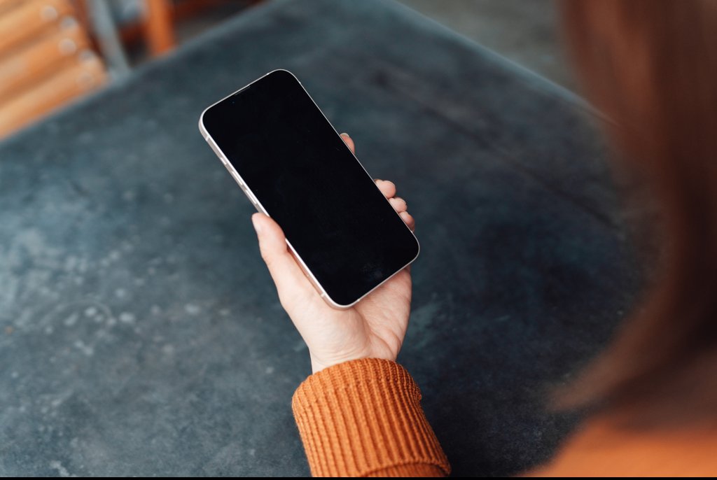The concerning message popped up on her phone. Credit: Oscar Wong/Getty Images 
