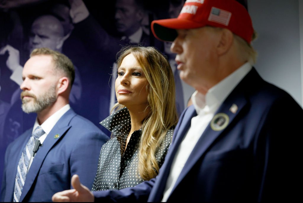 Donald Trump speaking to his staff at his campaign headquarters with wife Melania Trump. Credit: Chip Somodevilla / Getty