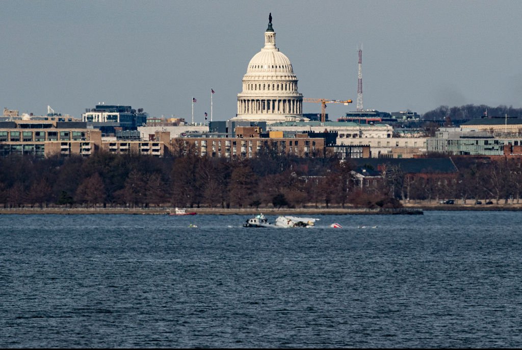An American Airlines flight from Wichita, Kansas collided midair with a military Black Hawk helicopter.  Credit: Al Drago / Getty 