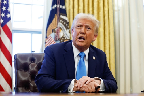 President Trump says he will sign executive order to 'bring back plastic straws' - social media reacts