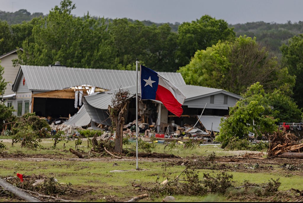 Family shares heartbreaking final words of 'hero' dad, 27, before his