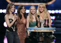 Rachel McAdams, Lacey Chabert, Amanda Seyfried, Lindsay Lohan, winners of Best On-Screen Team for 