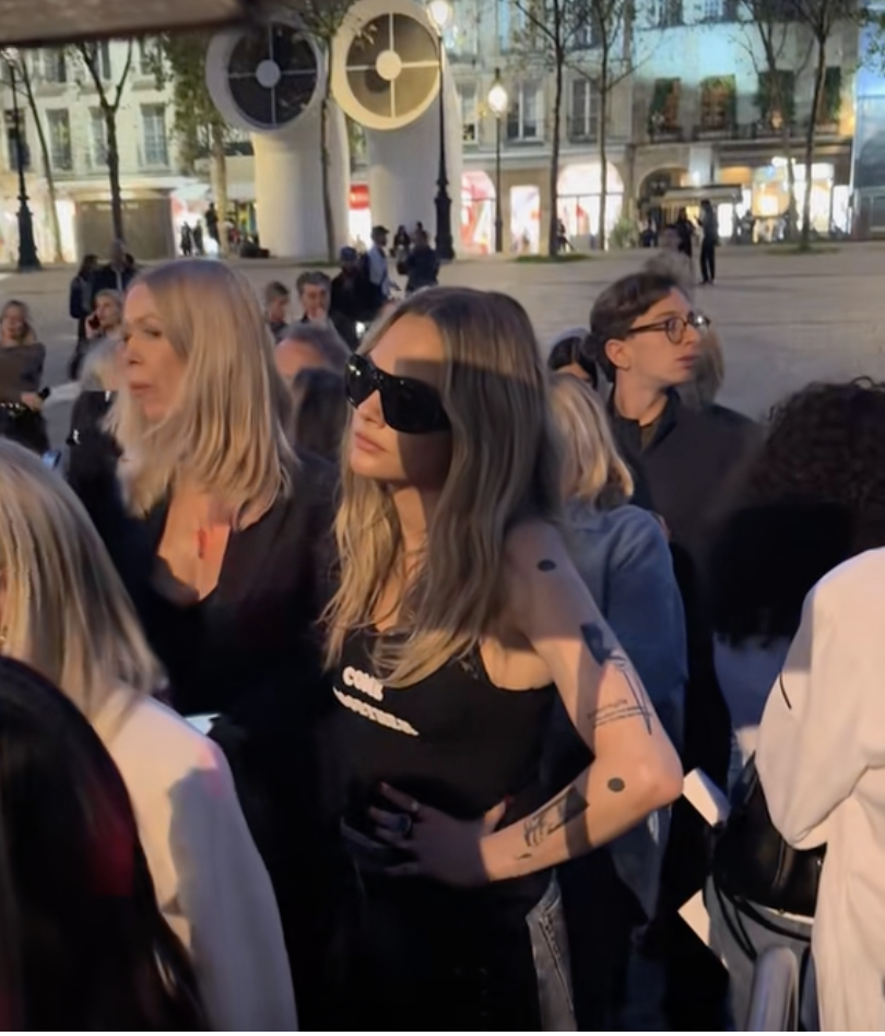 Cara Delevingne was clearly unimpressed at waiting. Credit: TikTok/@eventsforyouu