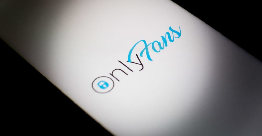 ExHusband Of OnlyFans Star Who Lets Son Film Her Content Speaks Out(03)