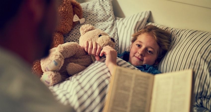 Inspiring Sisters Help Struggling Families By Reading Bedtime Stories On Facebook Live